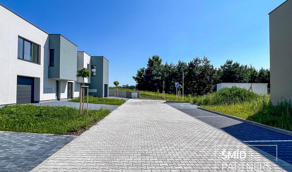 Prodej domu 130 m² s pozemkem 270 m², Kolín – náhled fotky 2