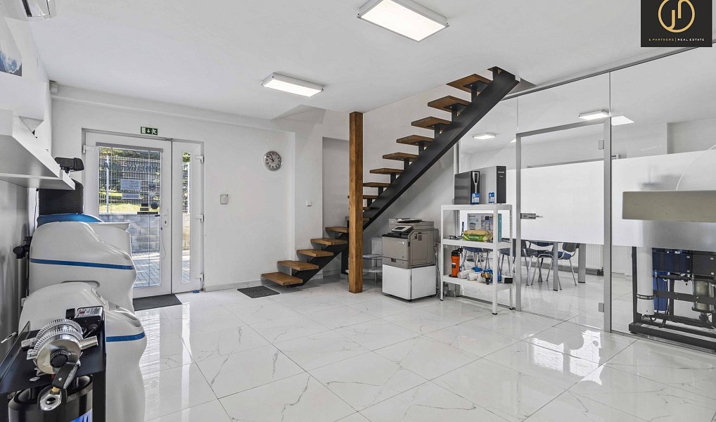 Prodej kanceláře 228 m², Beroun – náhled fotky 7