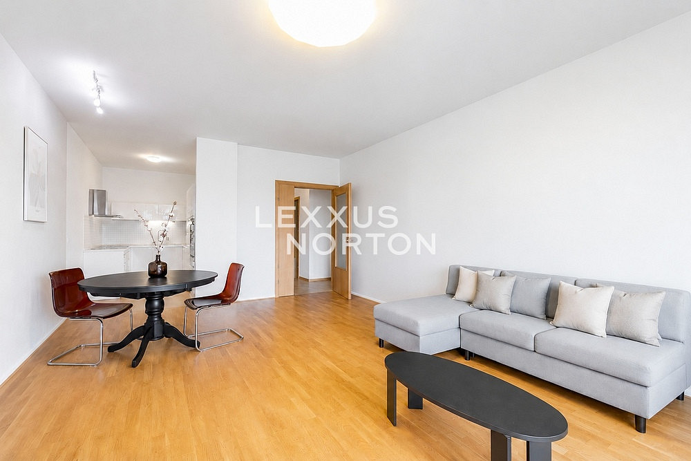 Pronájem bytu 2+kk 71 m² – fotografie 2