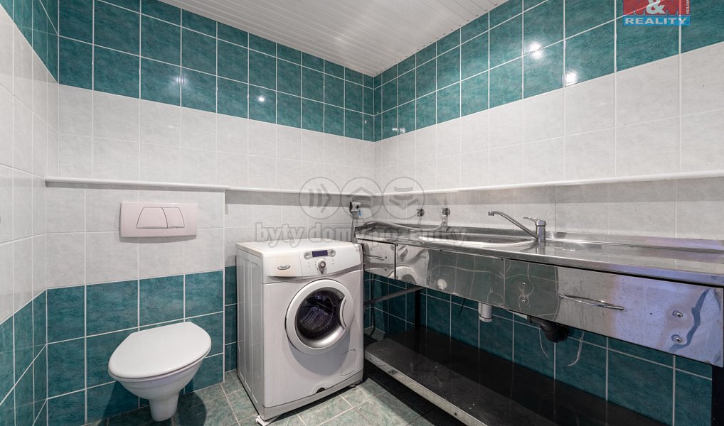 Prodej výrobních prostor 1 873 m², Rovná – náhled fotky 18