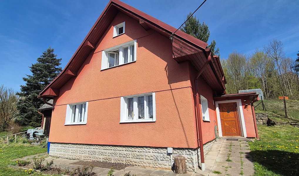 Prodej domu 150 m² s pozemkem 200 m², Benešov u Semil – náhled fotky 2