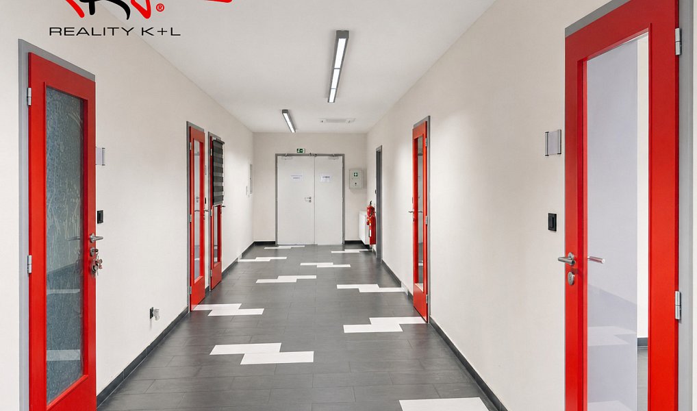 Pronájem kanceláře 32 m², Martiněves – fotka 1 z 9
