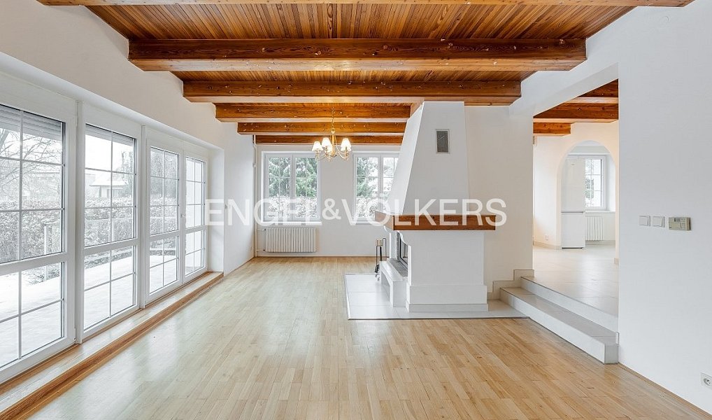 Pronájem domu 350 m² s pozemkem 761 m², Průhonice – fotka 1 z 14