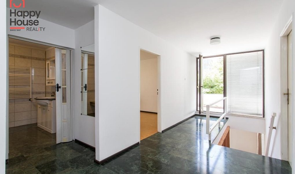Pronájem bytu 6+kk 240 m², Praha – náhled fotky 16