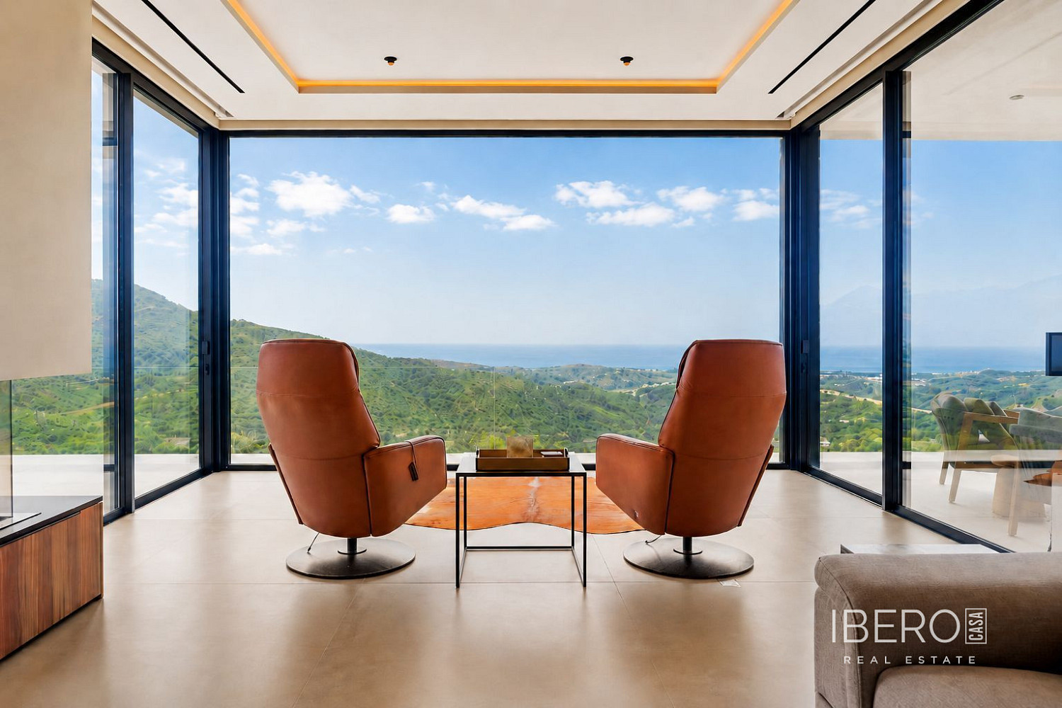 Prodej domu 460 m² s pozemkem 2 681 m² — photo 2