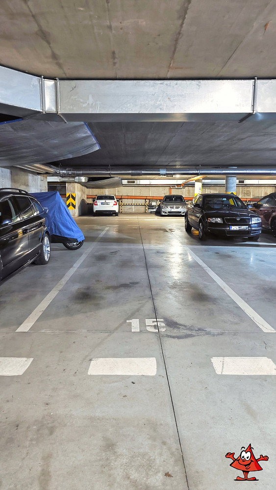 Pronájem garážového stání cca 15 m2, hnězdenská, praha 8 - troja — photo 3