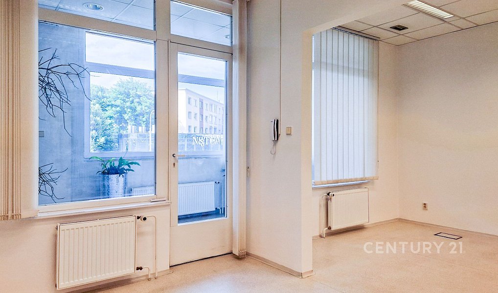 Pronájem kanceláře 40 m², Praha – fotka 1 z 13