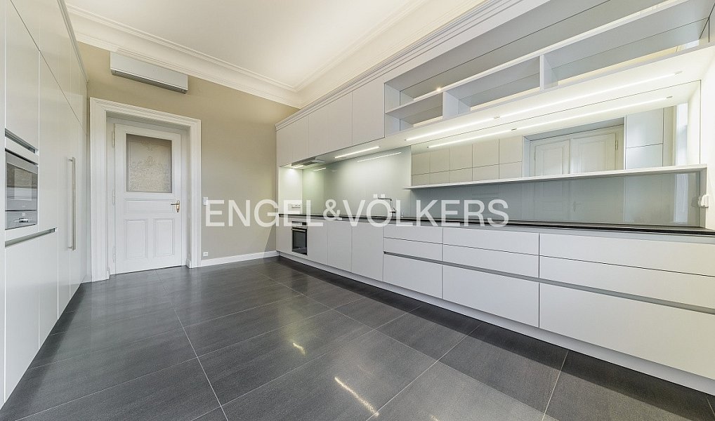 Pronájem bytu 6+kk 285 m², Praha – náhled fotky 7