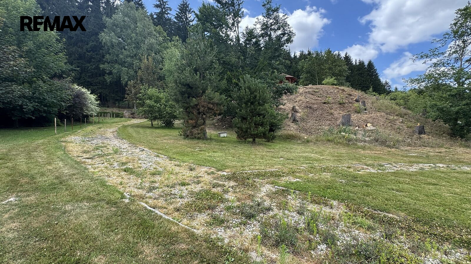 Prodej stavebního pozemku 1 172 m²