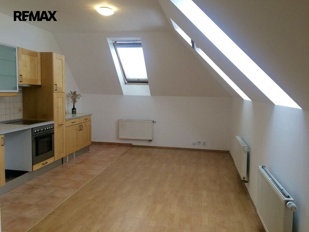 Pronájem bytu 2+kk 50 m² – fotografie 2