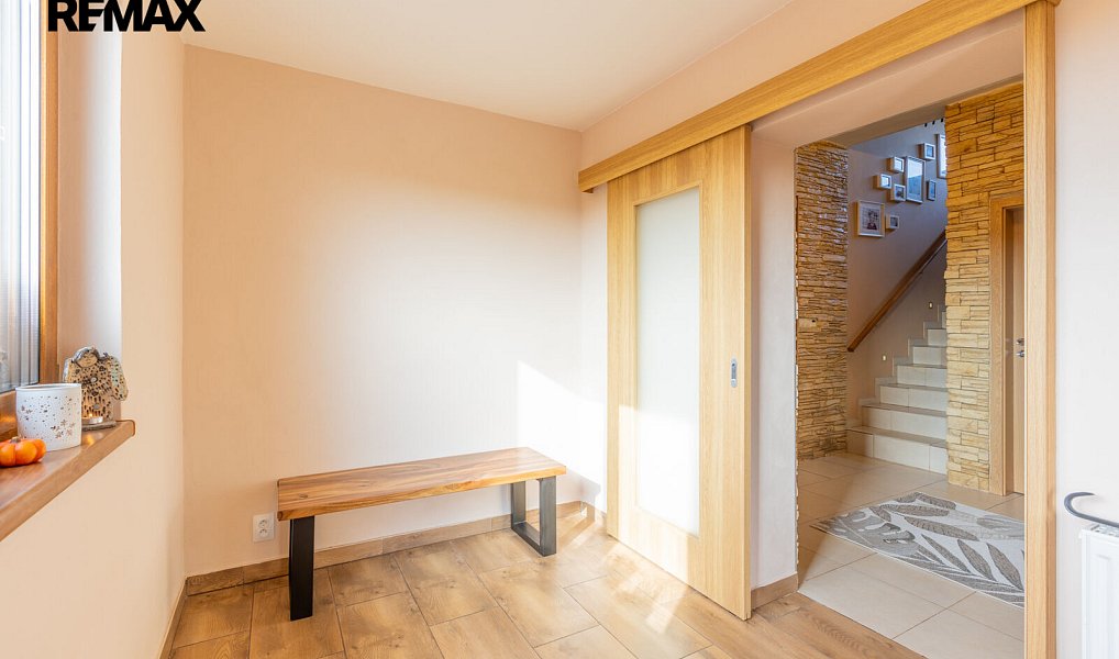 Prodej domu 199 m² s pozemkem 524 m², Hovorčovice – náhled fotky 31