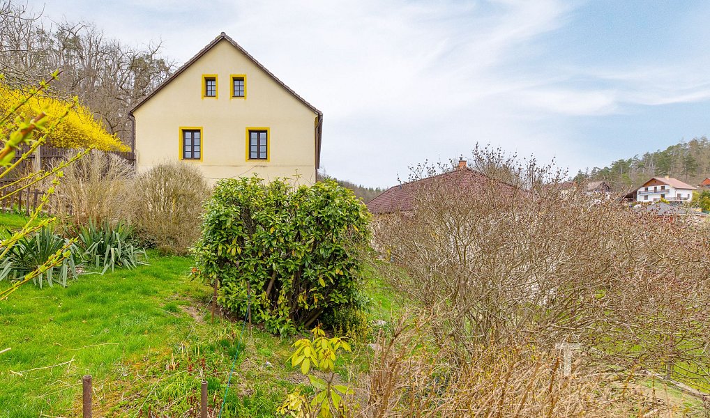 Prodej domu 258 m² s pozemkem 991 m², Nespeky – fotka 1 z 26