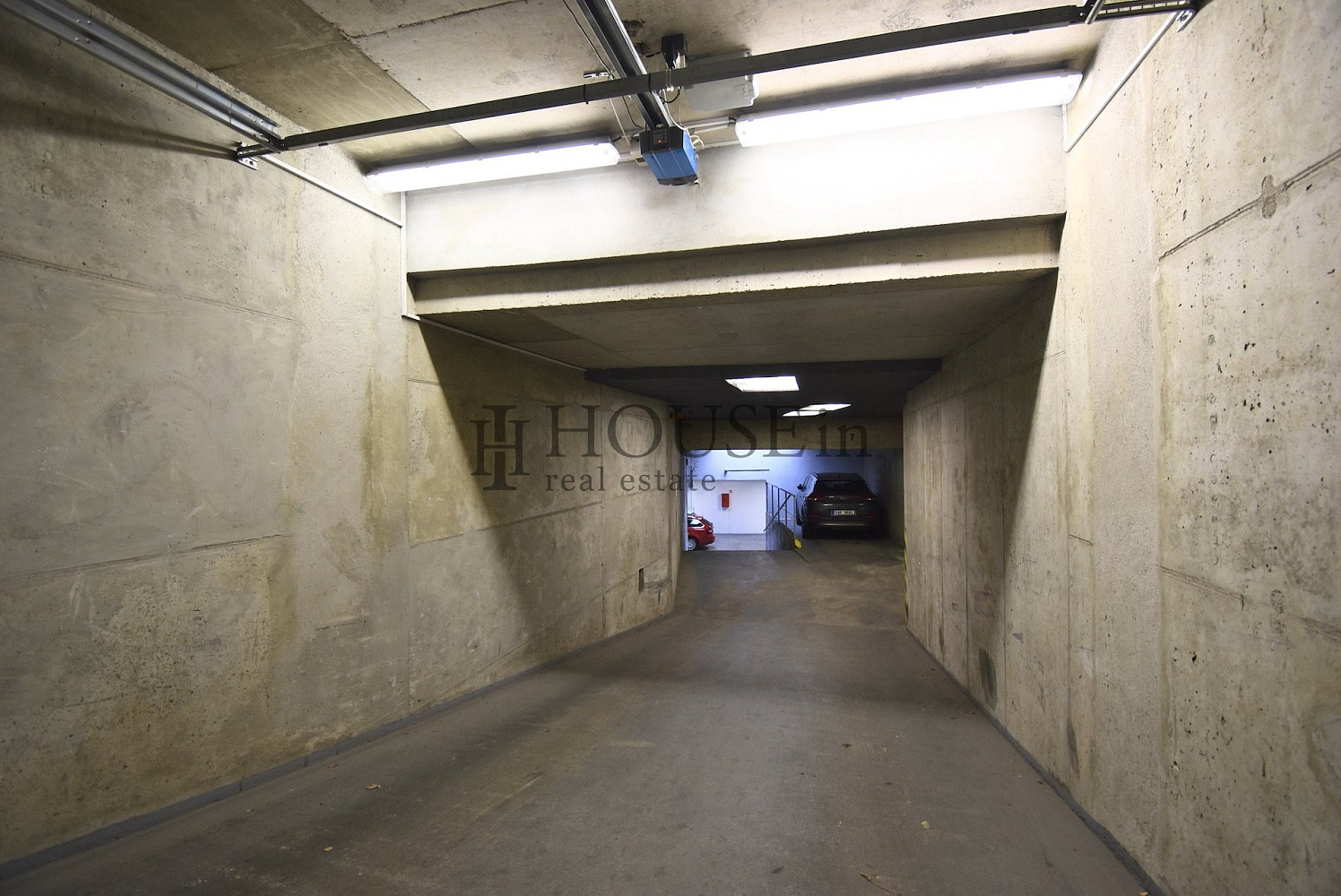 Pronájem garážového stání, praha 10 - vršovice, ul. kozácká — photo 4
