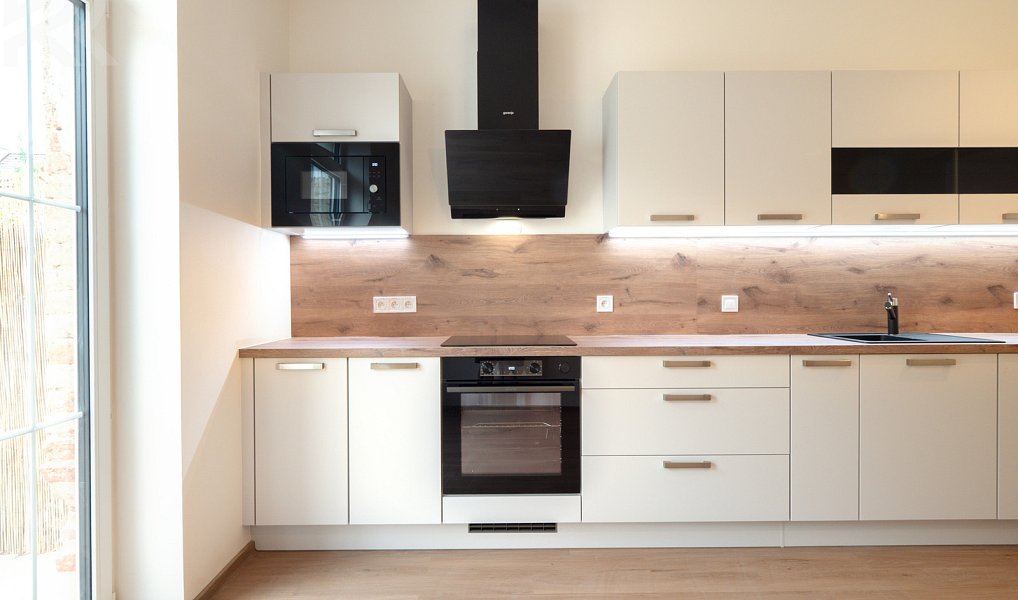 Pronájem domu 100 m² s pozemkem 426 m², Praha – náhled fotky 2