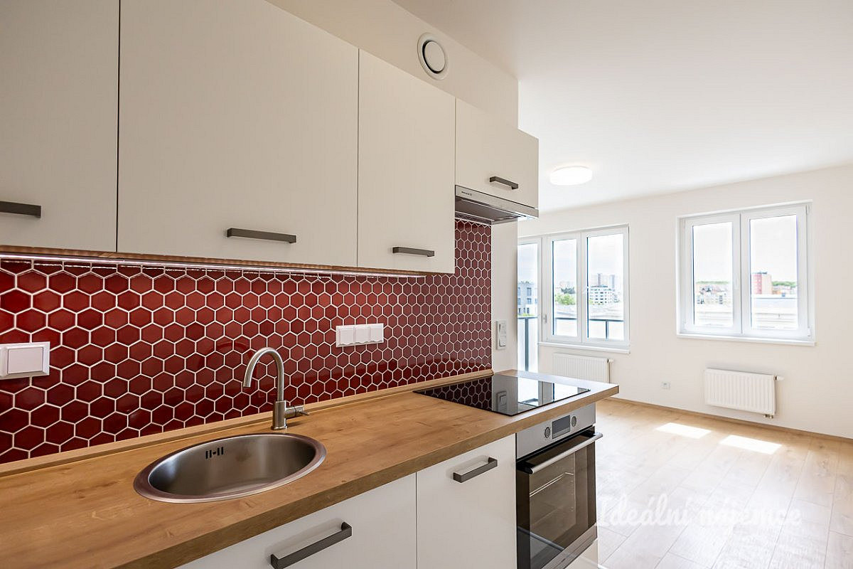 Pronájem bytu 2+kk 42 m², Praha