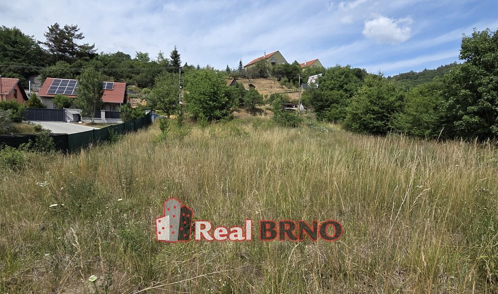 Prodej stavebního pozemku 1 928 m², Kanice – fotka 1 z 11