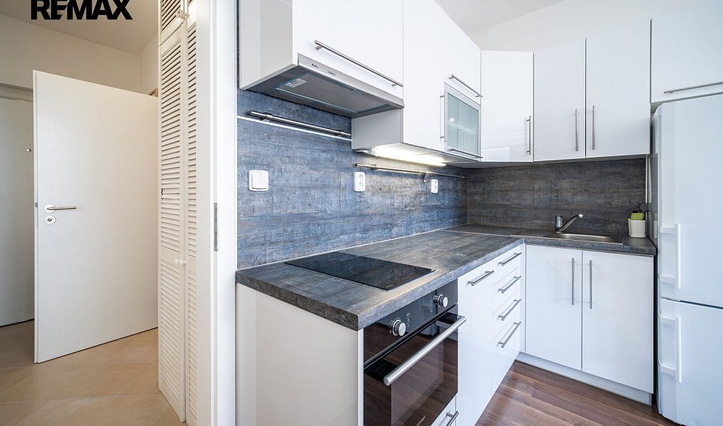Prodej bytu 1+kk 29 m², Praha – náhled fotky 17