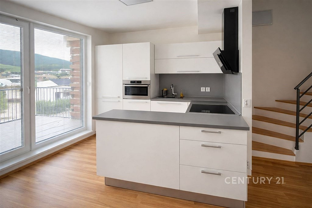 Prodej domu 210 m² s pozemkem 168 m², Králův Dvůr