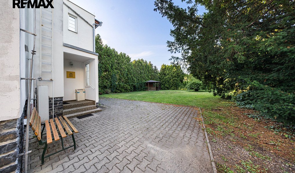 Prodej domu 361 m² s pozemkem 1 042 m², Kolín – náhled fotky 4