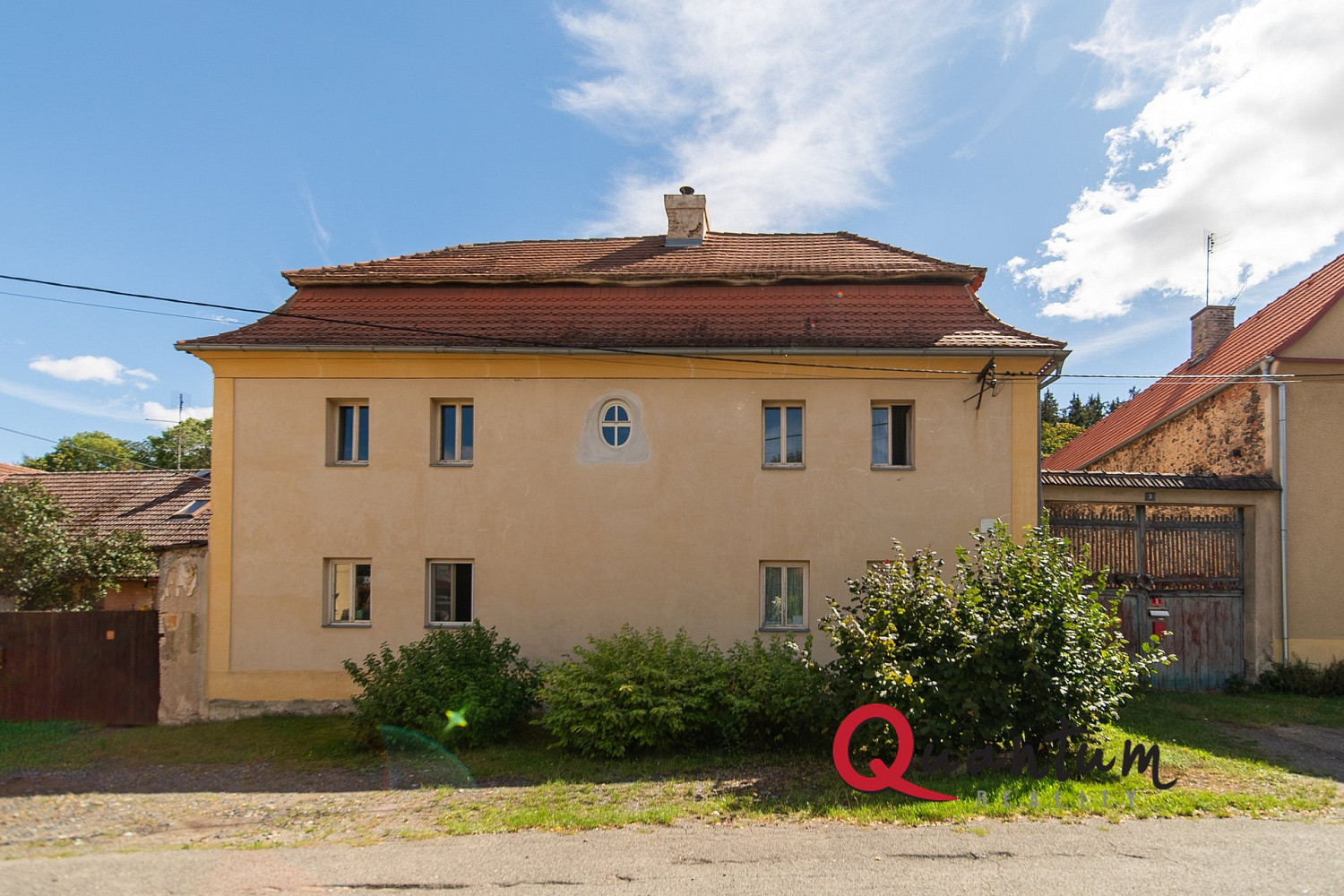 Prodej domu 180 m² s pozemkem 1 906 m²