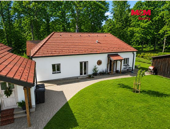 Prodej domu 292 m² s pozemkem 3 922 m² — photo 2