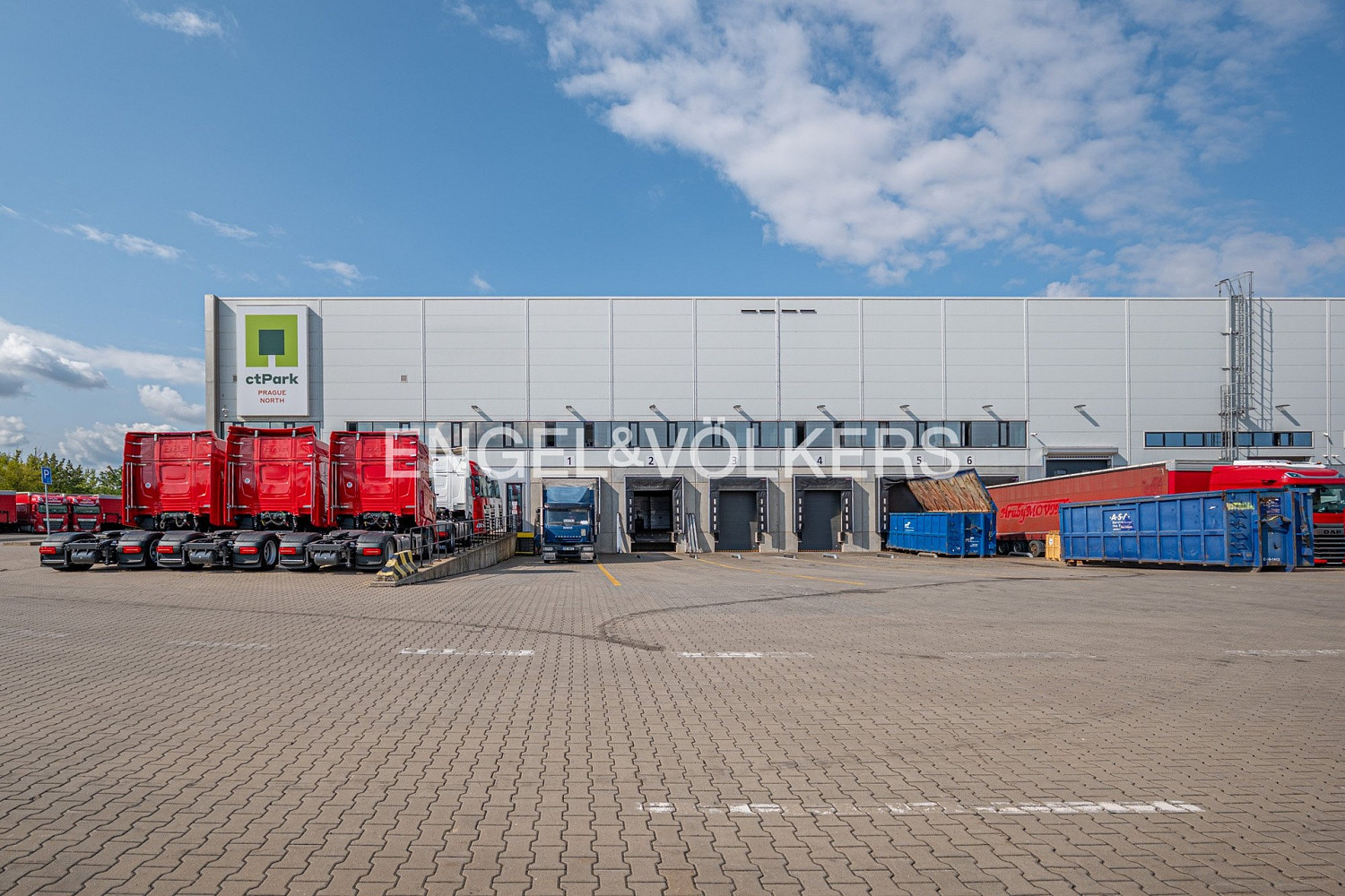 Pronájem skladovacích prostor 300 000 m² – fotografie 3