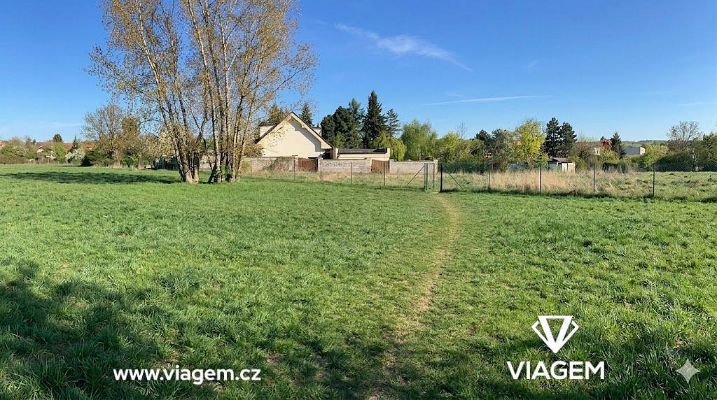 Prodej stavebního pozemku 2 300 m² – fotografie 3