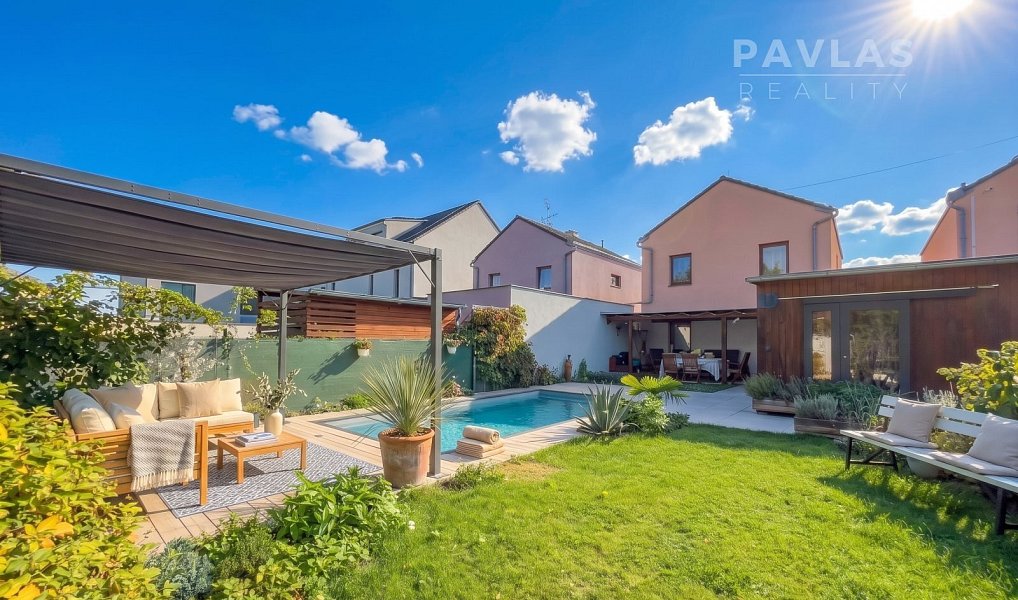 Prodej domu 145 m² s pozemkem 318 m², České Budějovice – fotka 1 z 24