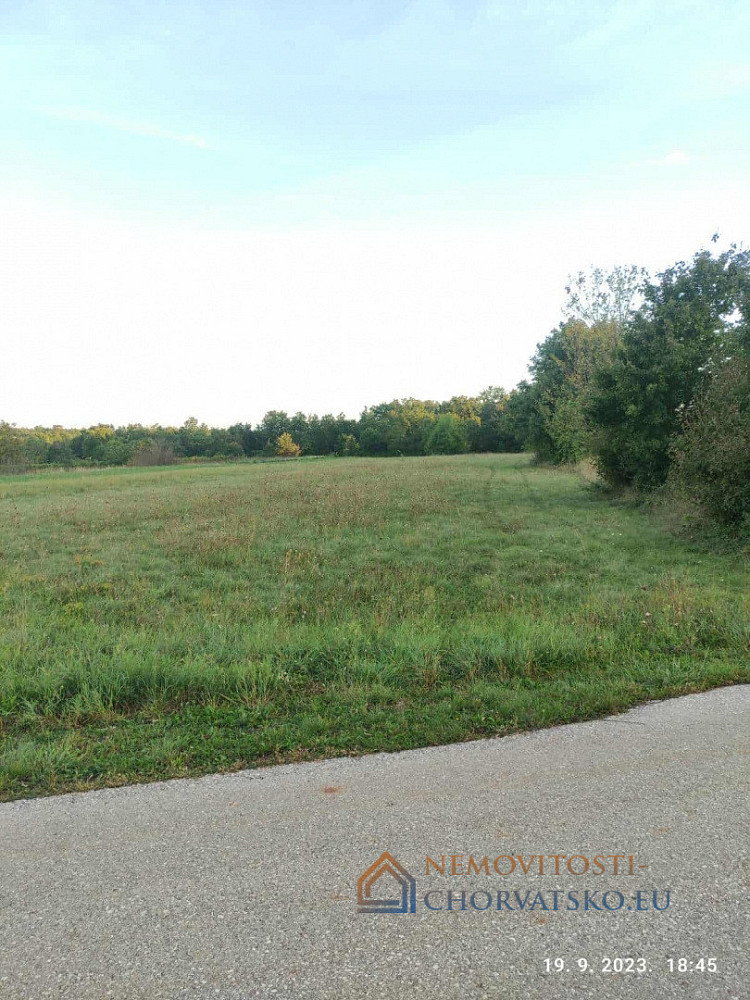 Prodej stavebního pozemku 2 737 m², Žminj