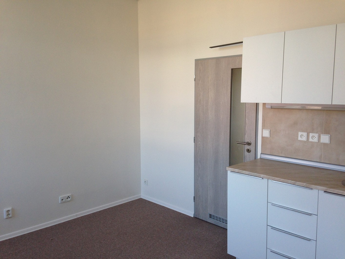 Pronájem bytu 1+kk 31 m² — photo 2