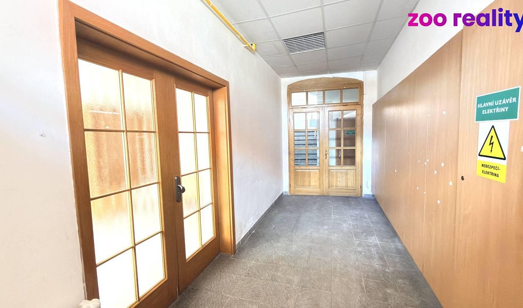 Pronájem obchodních prostor 320 m², Kadaň – náhled fotky 2