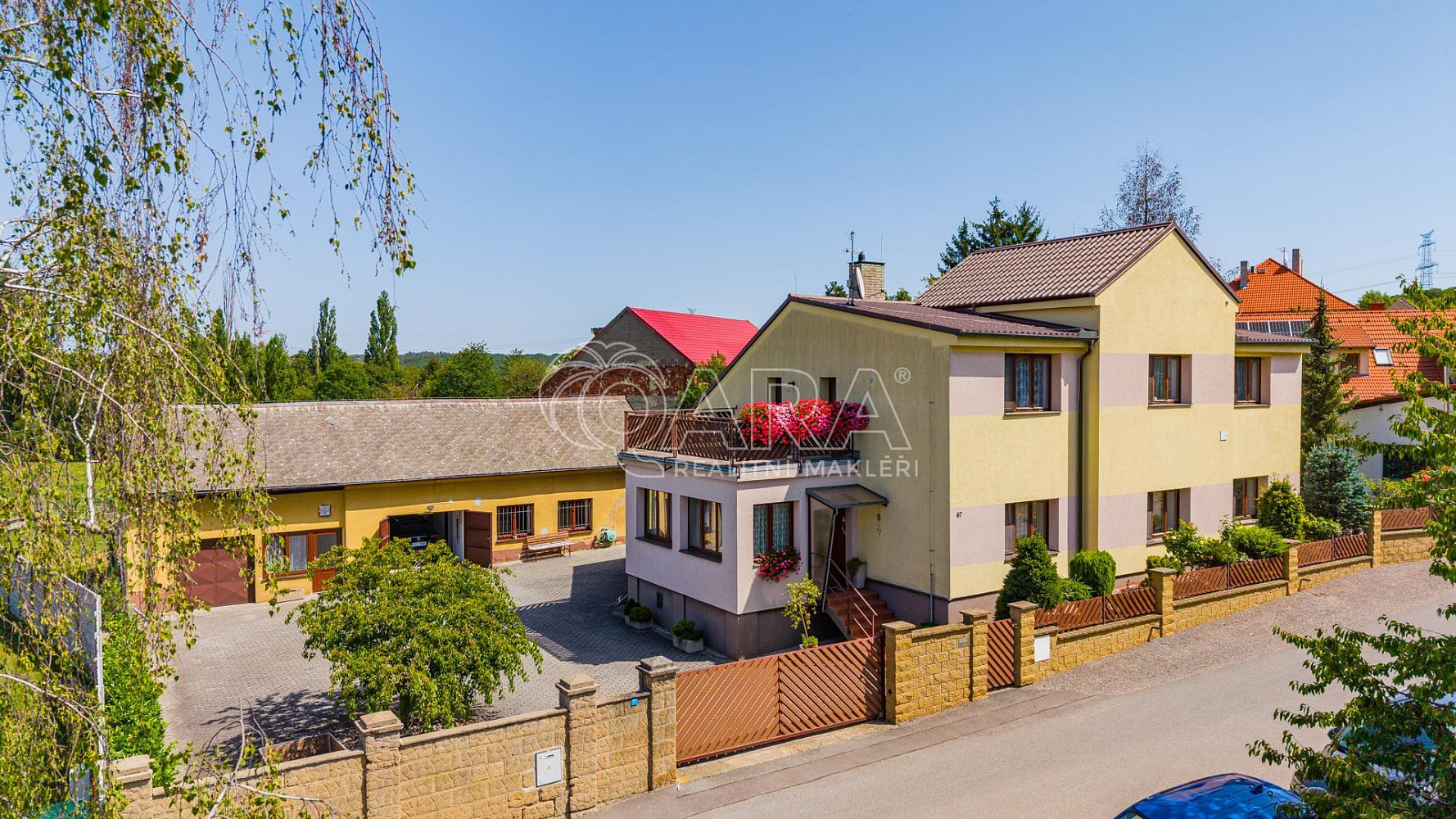 Prodej domu 320 m² s pozemkem 1 701 m²