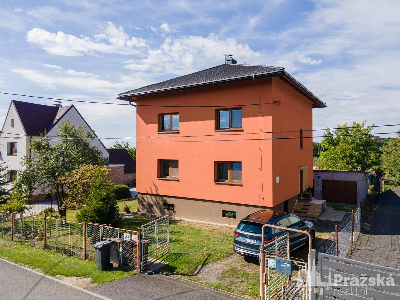 Prodej domu 380 m² s pozemkem 1 000 m²