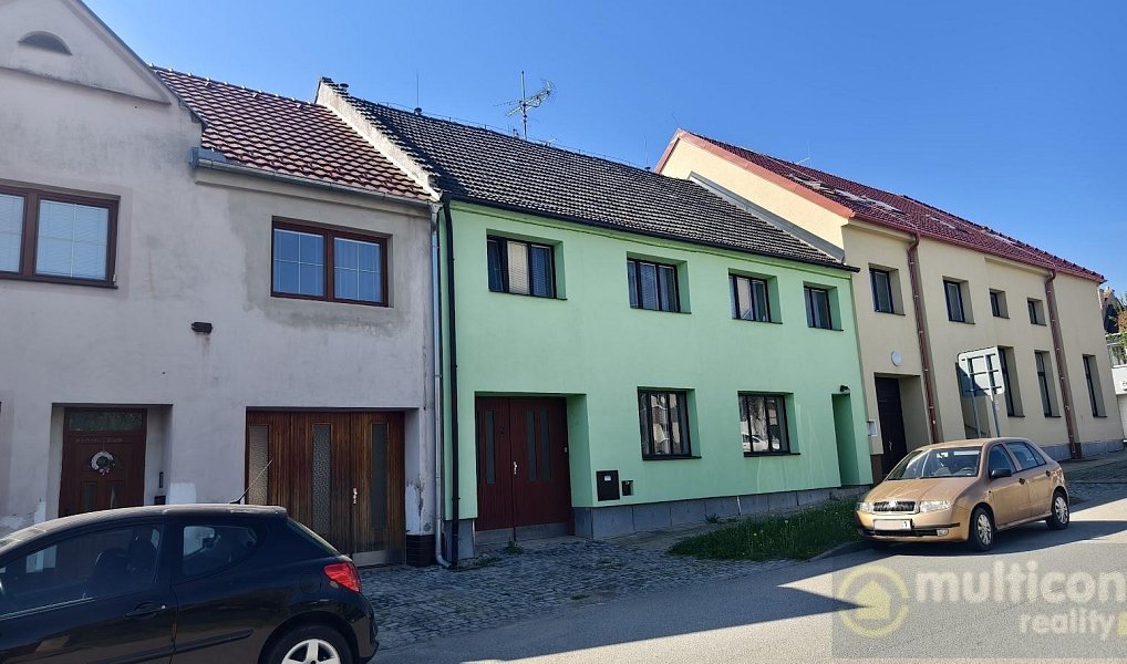 Prodej domu 285 m² s pozemkem 361 m², Vyškov – fotka 1 z 25