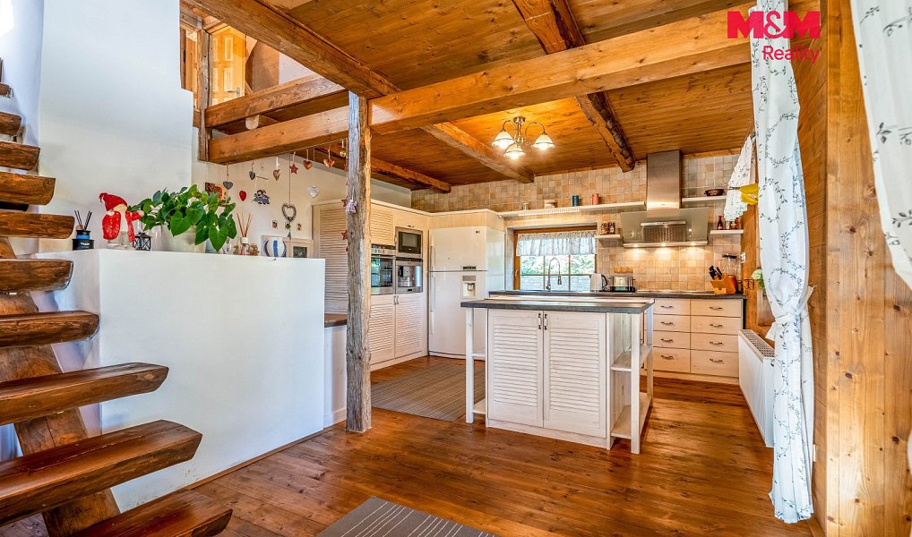 Prodej domu 279 m² s pozemkem 5 839 m², Volary – náhled fotky 2