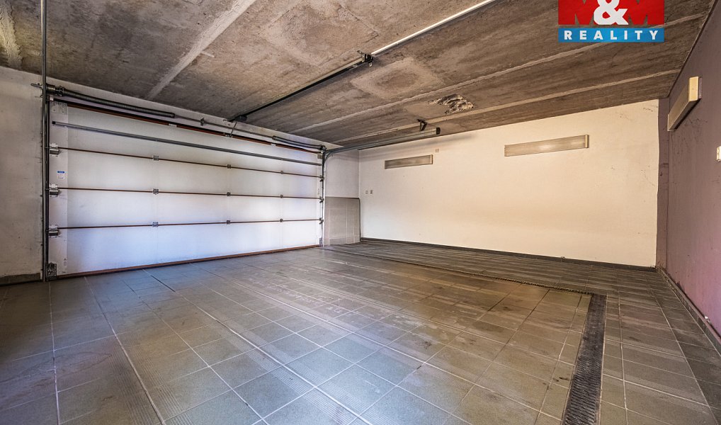 Prodej domu 370 m² s pozemkem 648 m², Mochov – náhled fotky 27