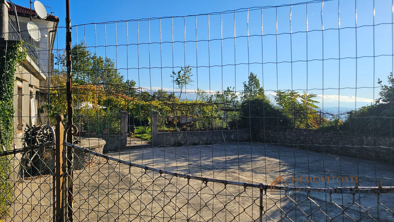 Prodej domu 208 m² s pozemkem 2 818 m² – pohled 4