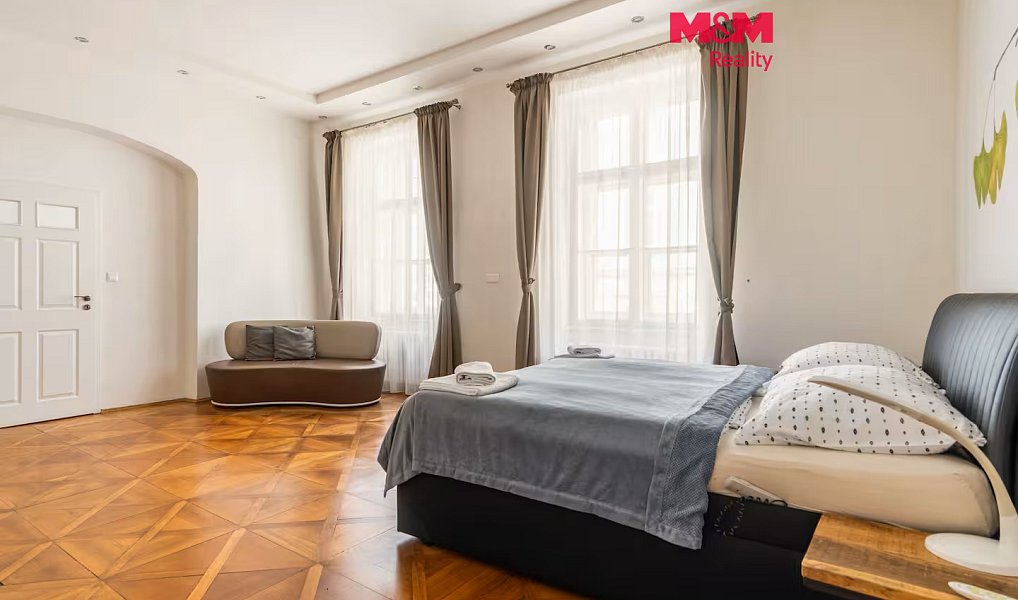 Pronájem bytu 2+kk 80 m², Praha – fotka 1 z 11