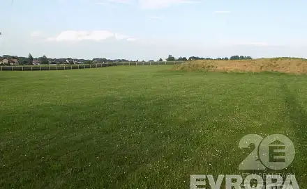 Prodej stavebního pozemku 6 736 m², Pardubice
