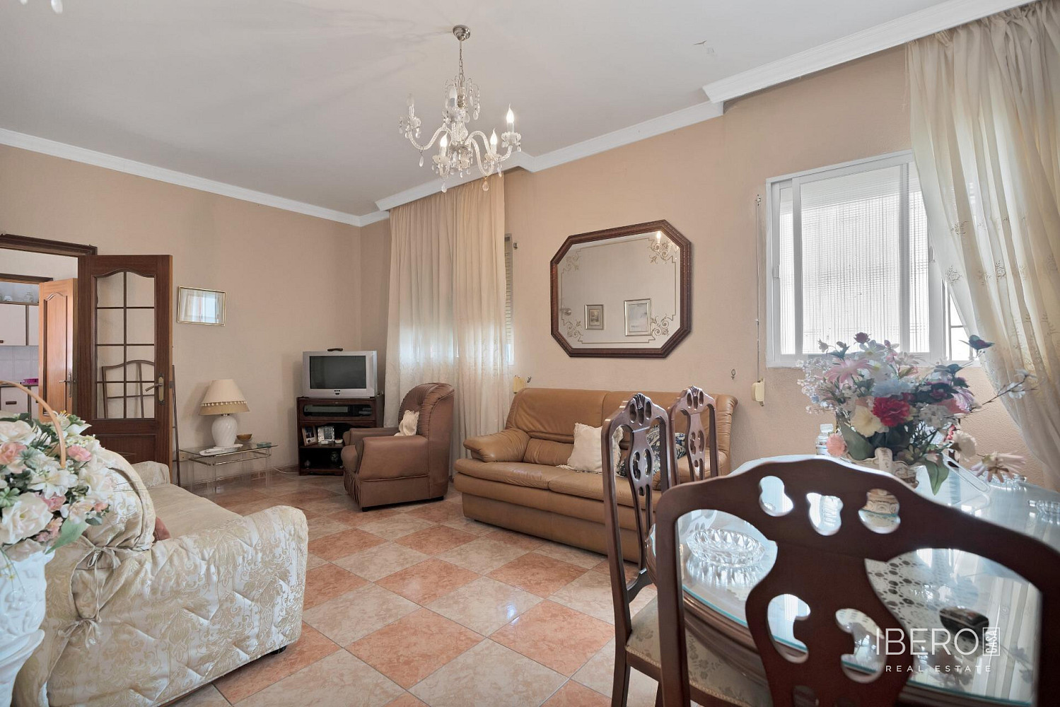 Prodej domu 340 m² s pozemkem 350 m²
