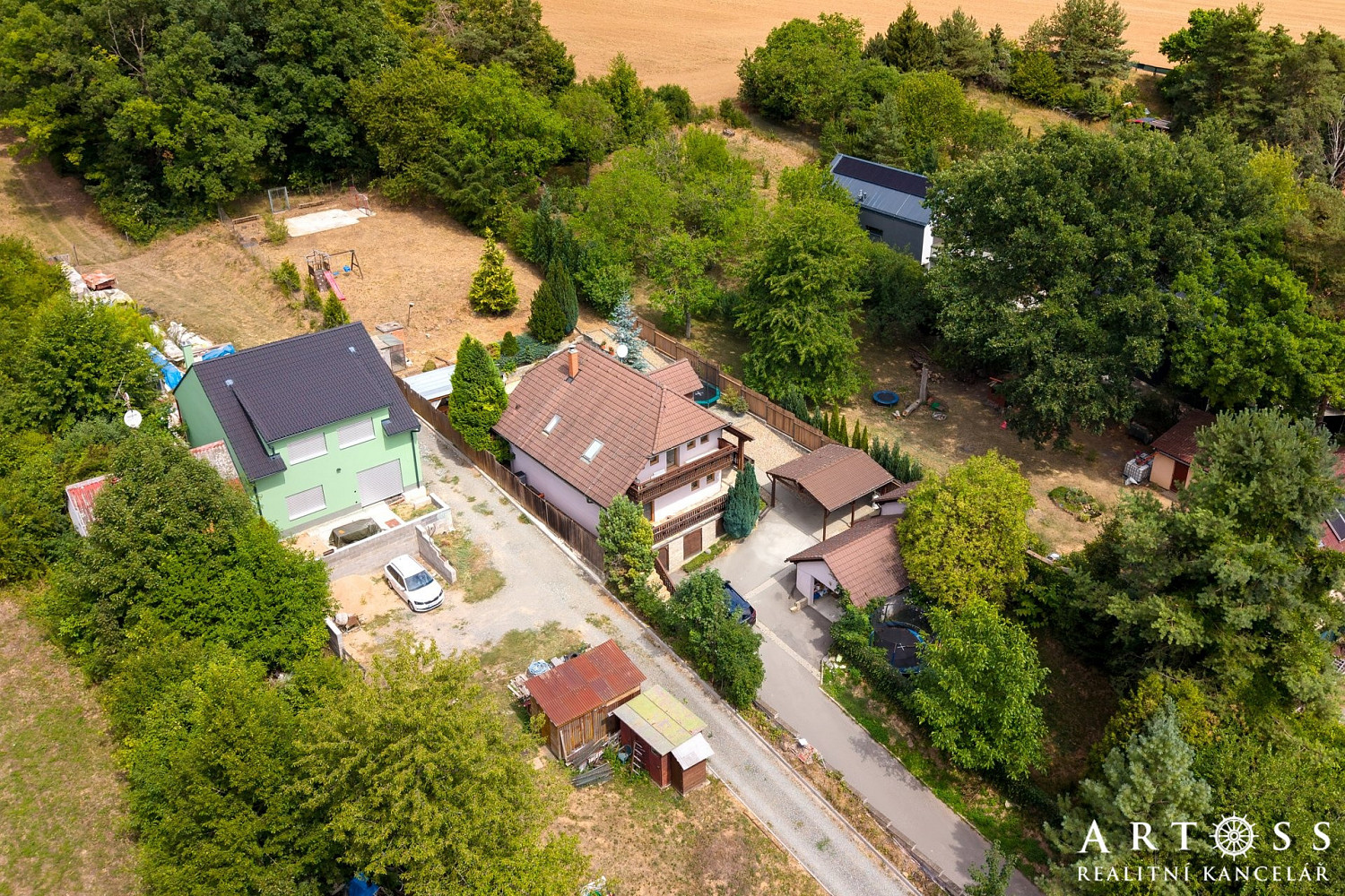 Prodej domu 199 m² s pozemkem 1 621 m² – fotografie 2