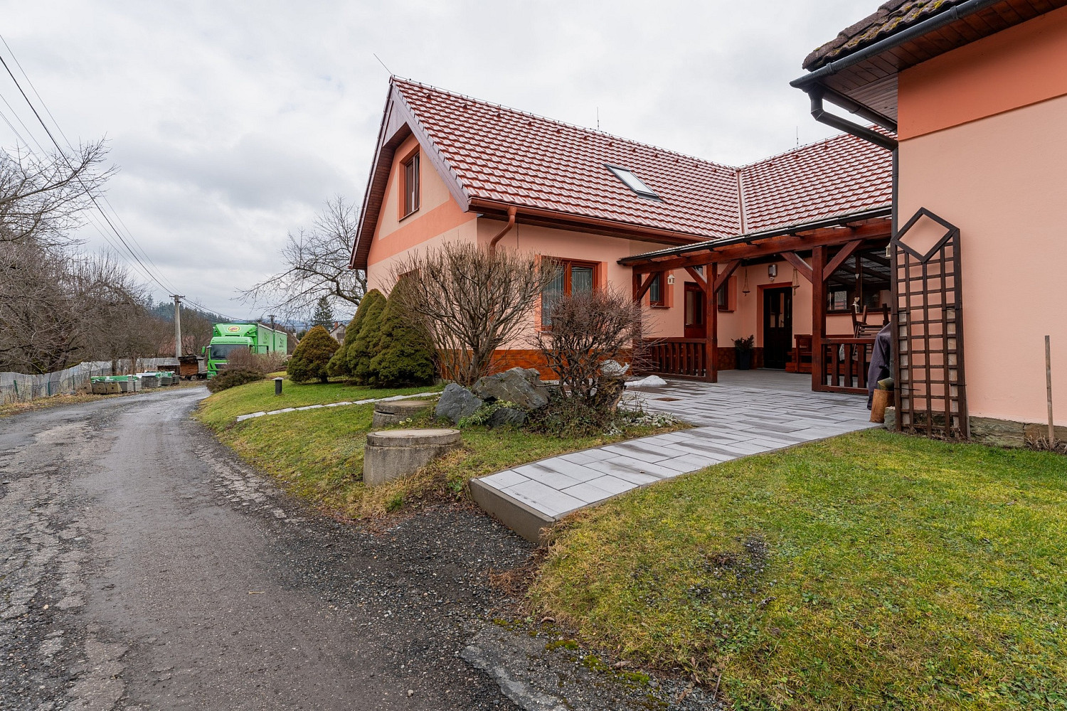 Prodej komerčního objektu (jiného typu) 328 m² – fotografie 3