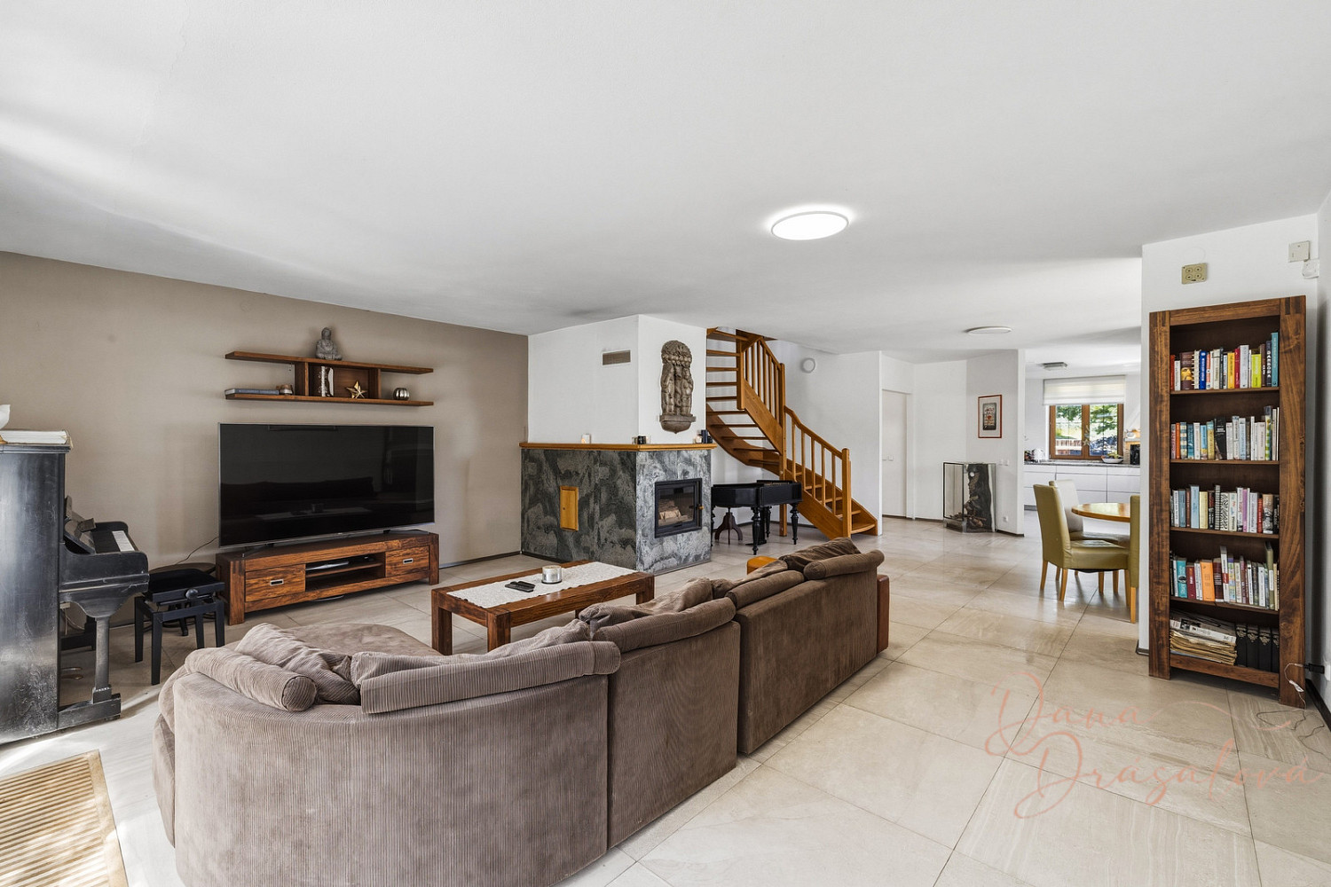 Prodej domu 320 m² s pozemkem 1 066 m² – fotografie 4