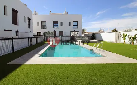 Prodej domu 107 m² s pozemkem 110 m², Av. lo Alegre, Pilar de la Horadada, Alicante, Špa, Av. lo Alegre, Pilar de la Horadada, Alicante, Španělsko, Španělsko