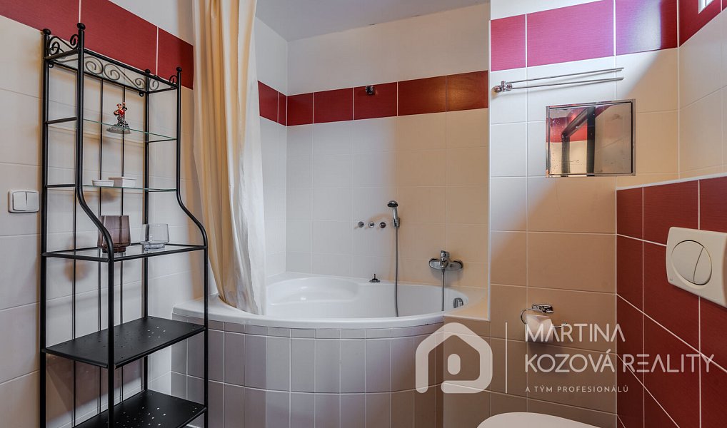 Prodej bytu 4+1 139 m², Praha – náhled fotky 28
