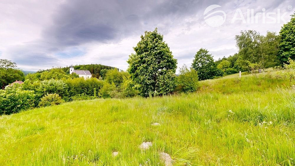 Prodej stavebního pozemku 1 718 m²