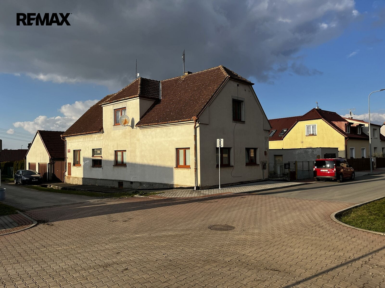 Prodej domu 290 m² s pozemkem 718 m² – fotografie 2