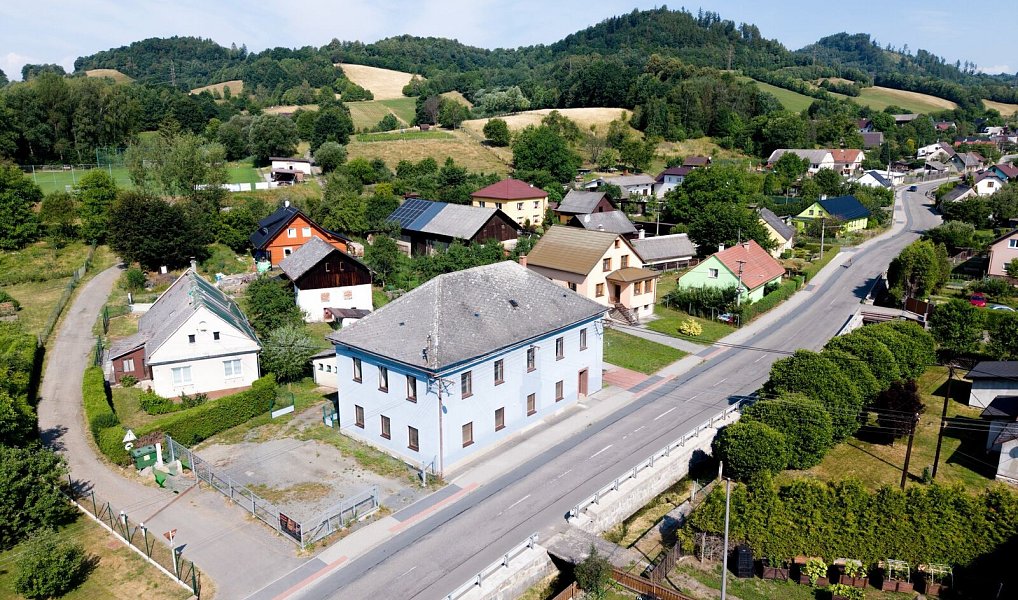 Prodej obchodních prostor 260 m², Bratrušov – fotka 1 z 33