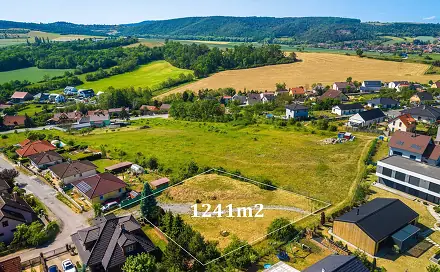Prodej stavebního pozemku 1 241 m², Králův Dvůr - Levín, okres Beroun