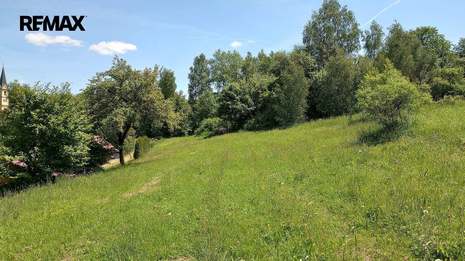 Prodej stavebního pozemku 1 226 m²